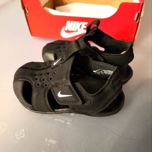 Nike Sandals Black/White Adjustable For Security Size 5C